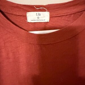 T.La Rust/Brick Red Tee